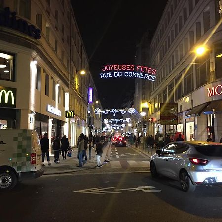 Tour Eiffel Rent Lägenhet Paris Exteriör bild